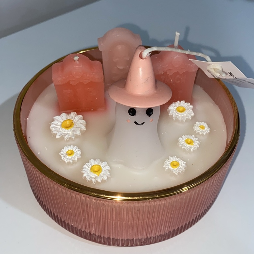NWT VIRAL cupcakes and cashmere Halloween Ghost Candle